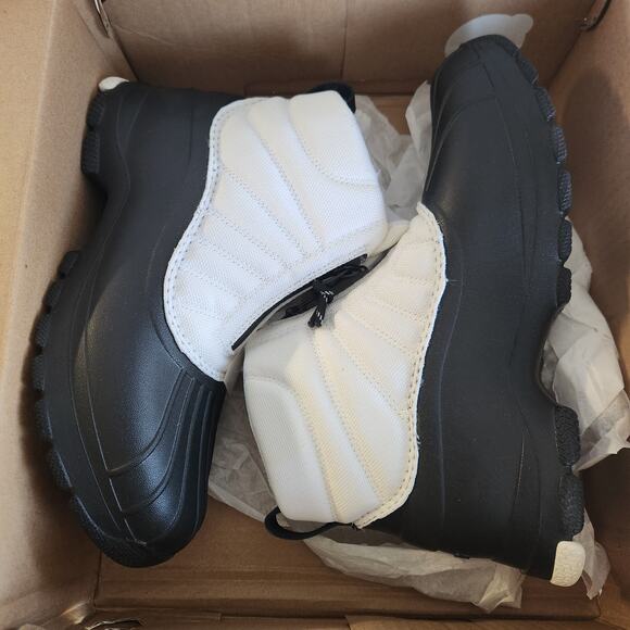 Sperry Women's Duck Float Zip Seacycled Winter Boot, Black/White, 9.5 - Picture 10 of 11